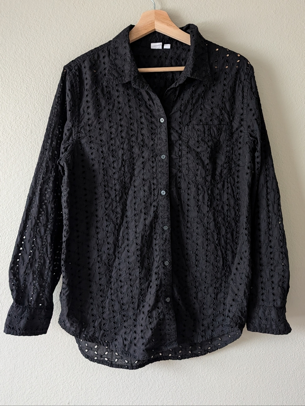 GAP Eyelet Casual Button-Down Shirt Size Medium Black